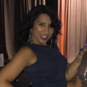 Meet your Posher, Adrienne